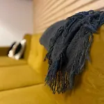 Daire Yellow Kaloşvar