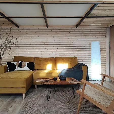 Apartment Yellow *